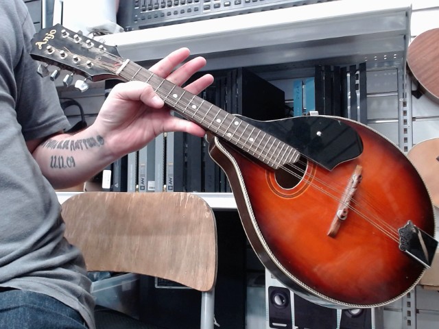 Mandoline