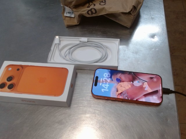 Iphone 17 pro 256gb + chargeur + boite