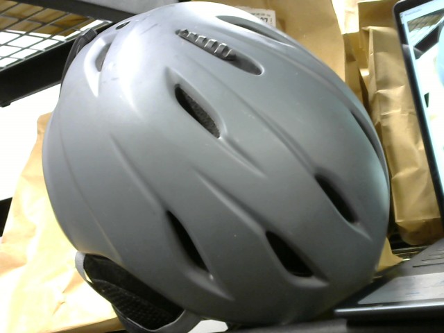 Casque giro gris ajustable