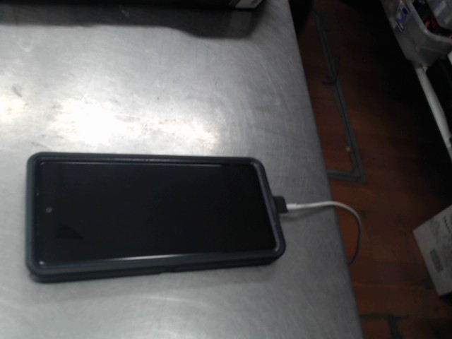 Cellulaire avec otterbox