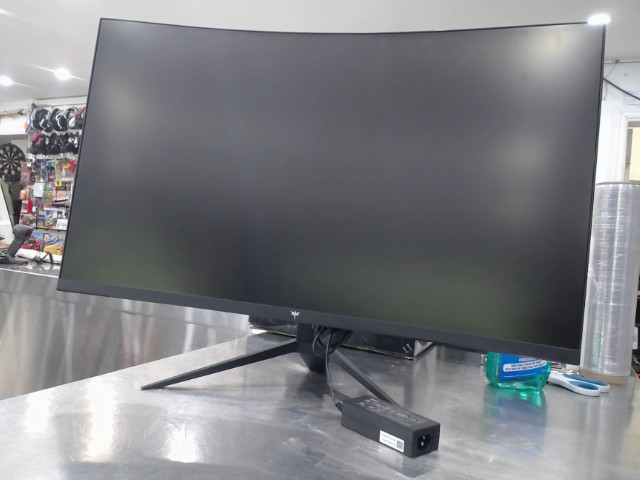 Lcd monitor 32 pouce curver