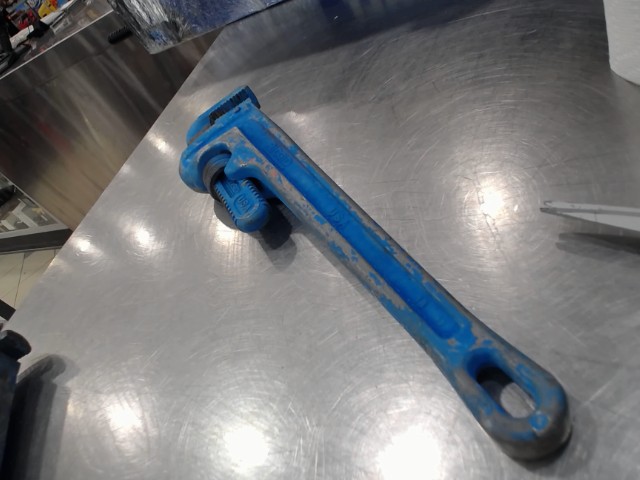Heavy duty straight pipe wrench