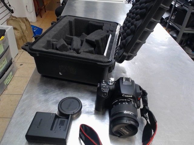 Camera canon rebel + lentille + case