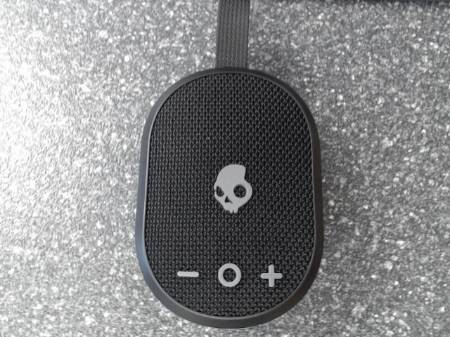 Petit speaker portable