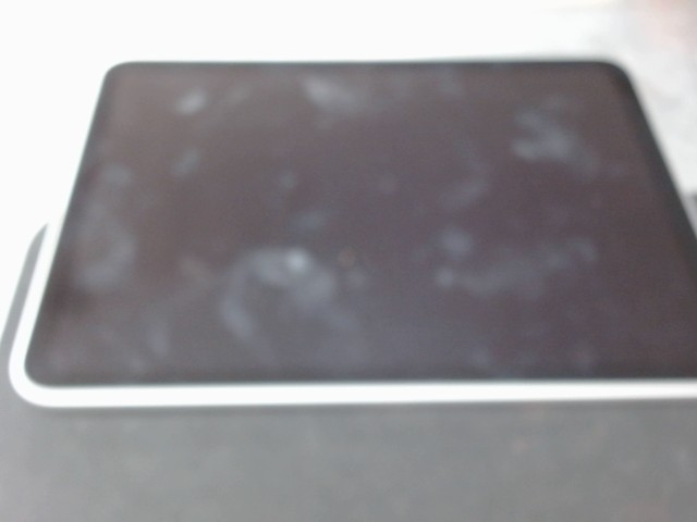 Ipad a16 128g ds boite bon etats