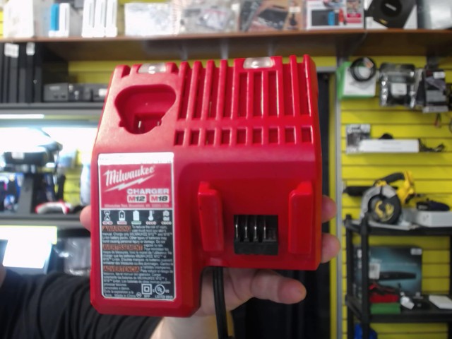 Chargeur de batterie milwaukee m12/m18