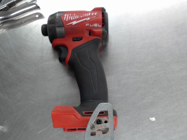 Impact milwaukee sans batterie