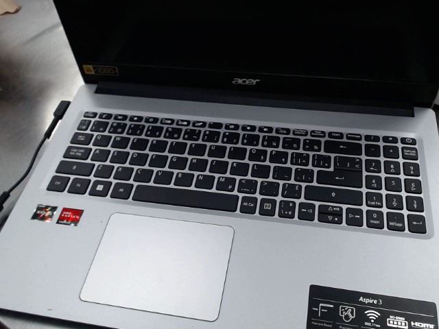 Asus aspire 3 ryzen 3 8gb ram