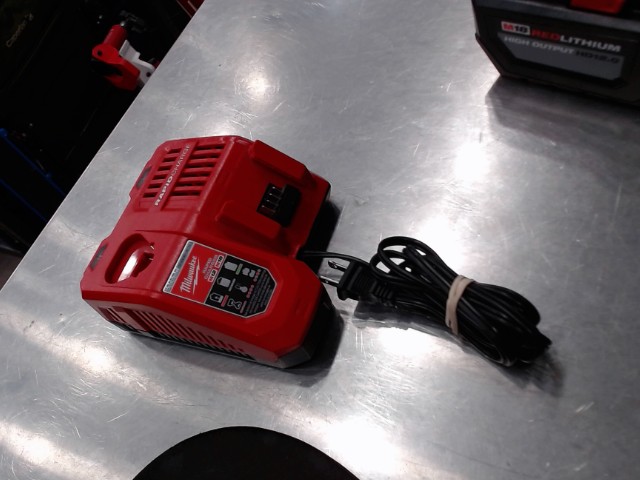 Chargeur milwaukee