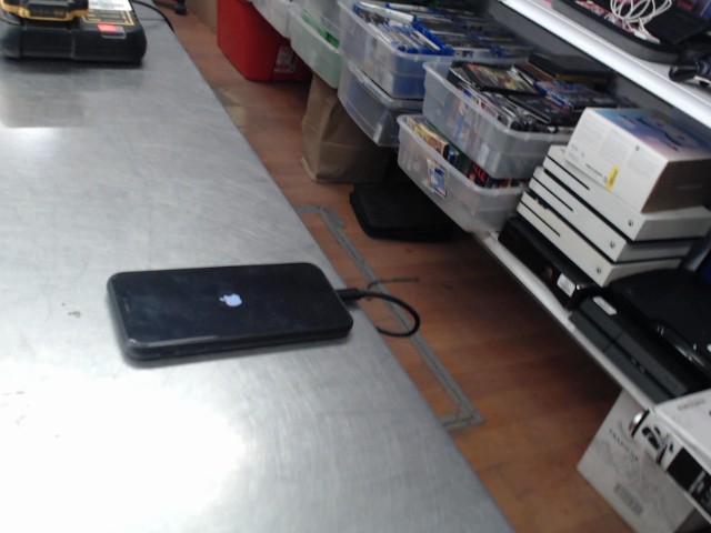 Cellulaire apple iphone 64 go