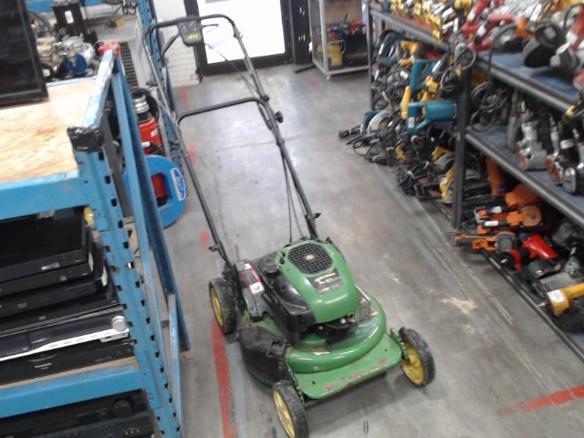 Tondeuse gaz(traction/baisser roue brise