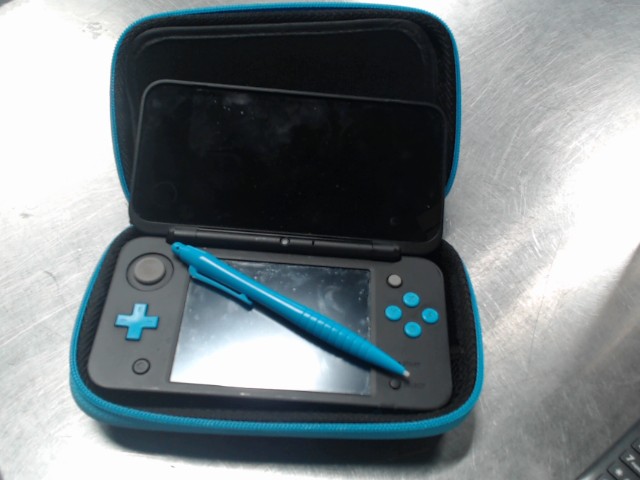 Nintendo 2ds black blue avec acc