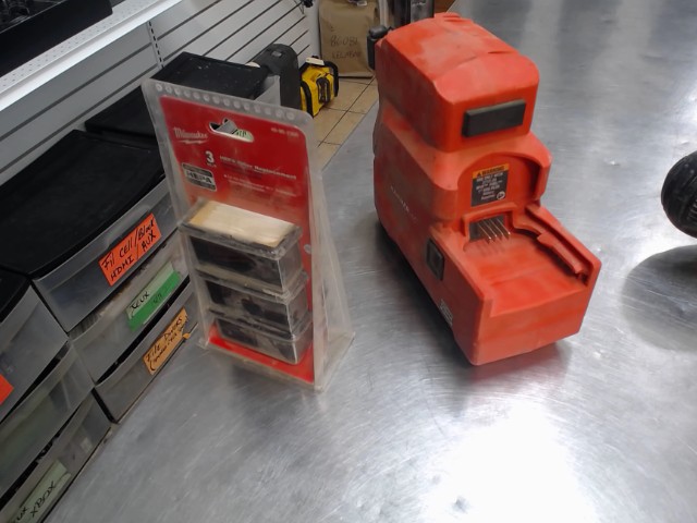 Hammervac milwaukee + 3 filtre no batt