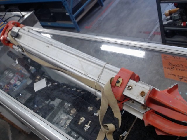 Trepied pour laser