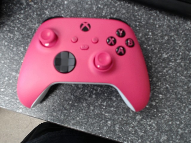 Manette de xbox series rose
