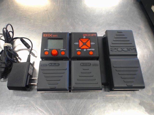 Pedal zoom four bass multi-effect