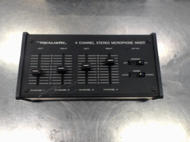 Mixer avec boite 4-channel stereo