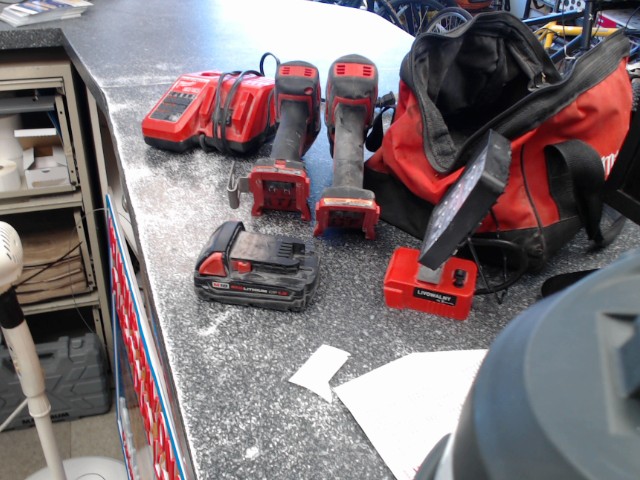 Kit drill+impact+2batt+chrg+spot led
