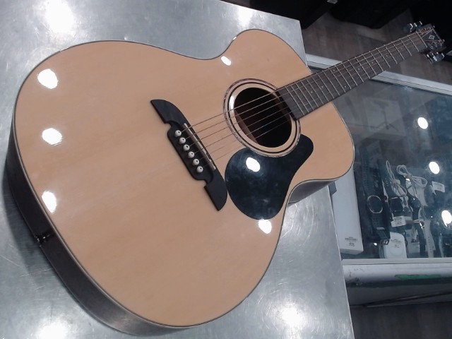 Guitatre accoustique