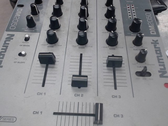 Mixeur numark no power supply