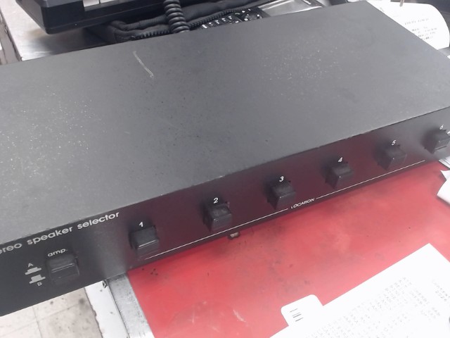 Stereo speaker selector
