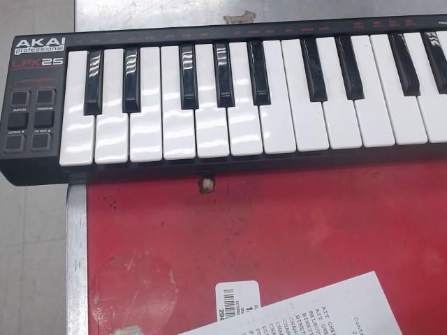 Keyboard akai prof