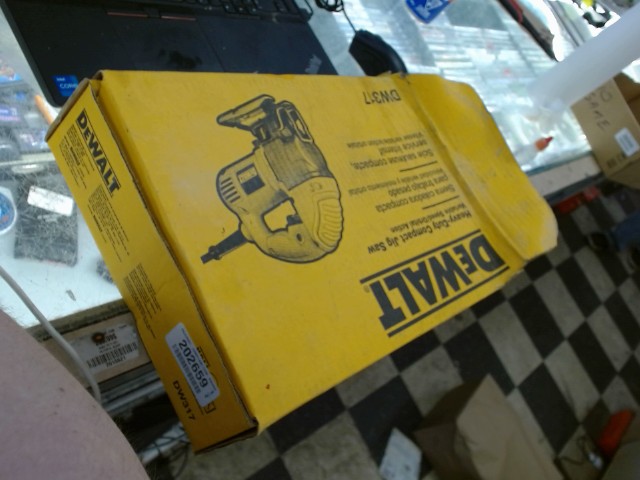 Compact jig saw wired