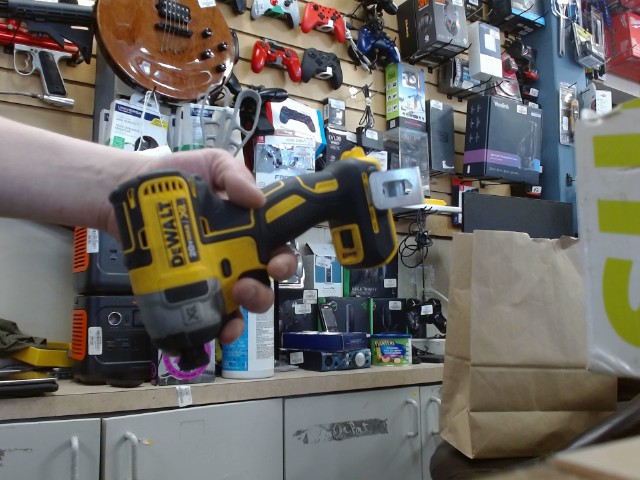 Cordless impact wrench