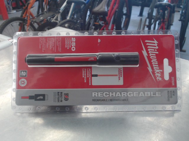 Flashlight/laser