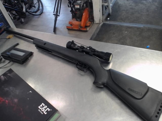 Break action rifle pellet gun
