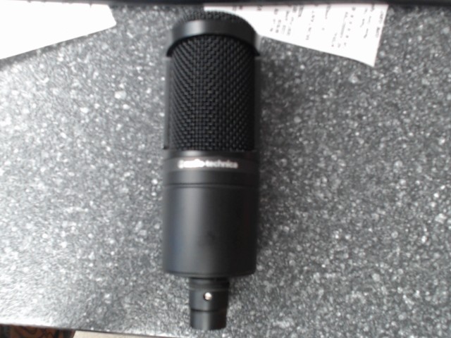 Microphone a condesateur at2020