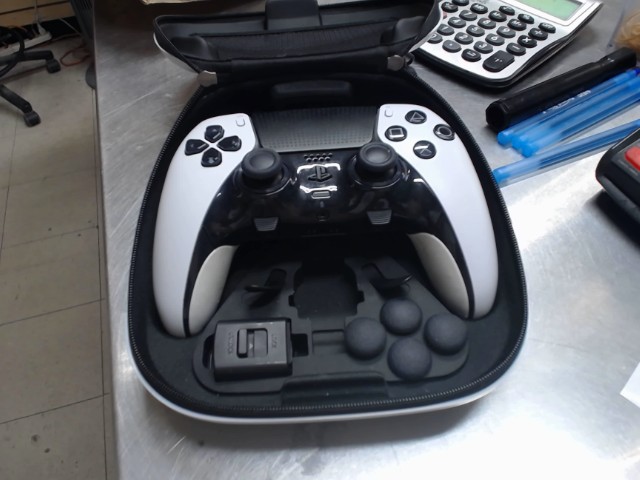 Manette ps5 edge avec case