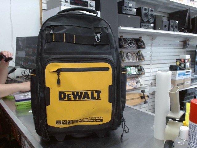 Backpack/sac a outil sur roue