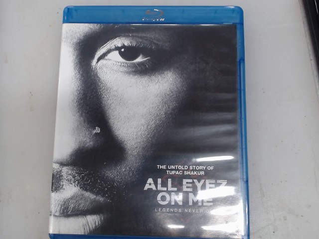 All eyes on me
