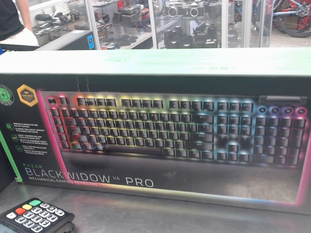 Blackwidow v4 pro