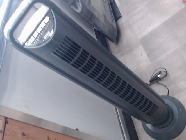 Seville tower fan + manette