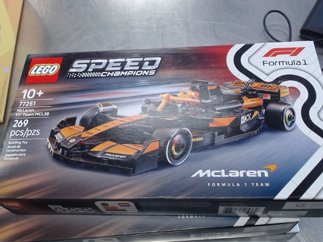 Mclaren f1 team mcl38 269 pcs