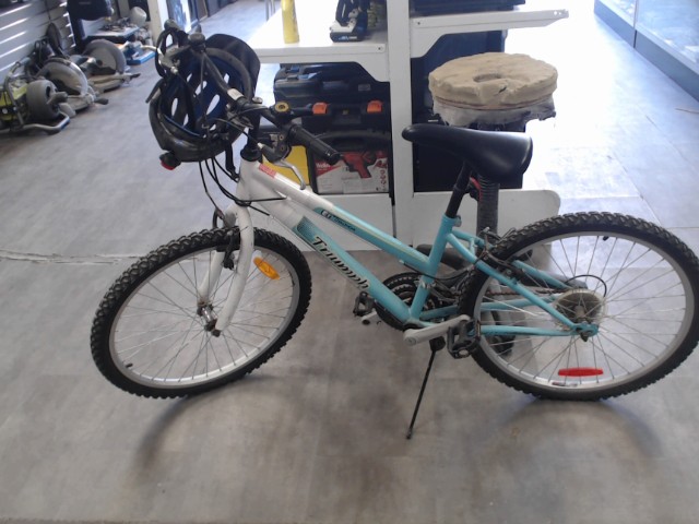 Velo avec casque turquoise