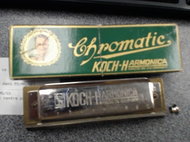 Harmonica vintage en boite verte note c
