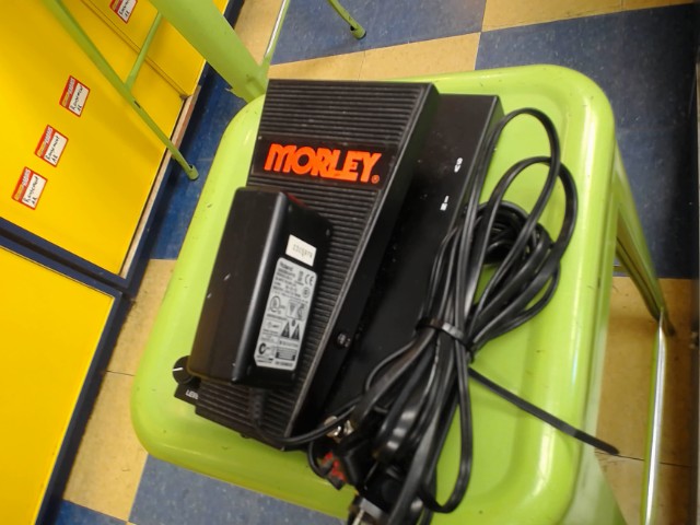 Pedal + chargeur roland 9v