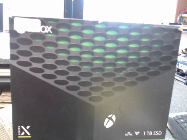 Xbox series x avec manette et fils