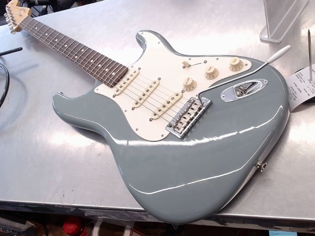Fender stratocaster sunny grey