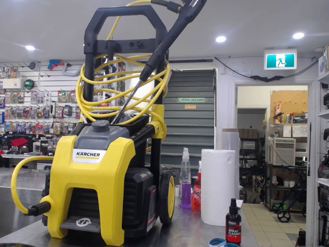 Machine a pression 1800 psi 1.2 gpm
