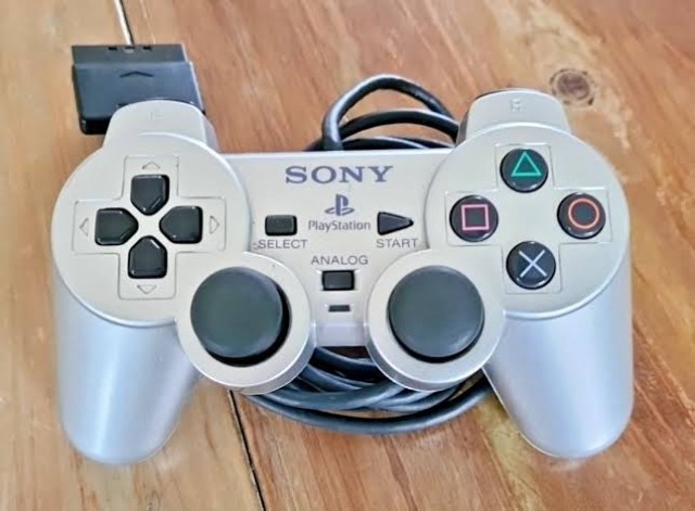 Manette de ps2 filiare grise