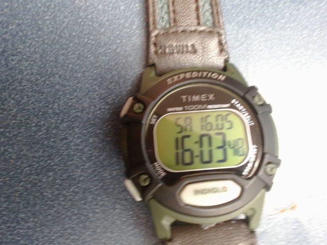 Montre verte timex