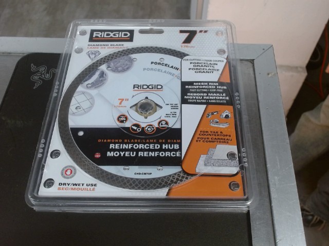 Blade 7'' porcelaine granite