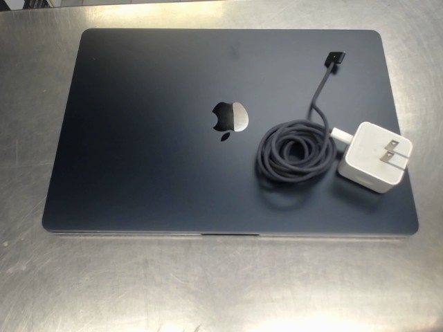 Macbook air 2023 m2 8gbram/256gb