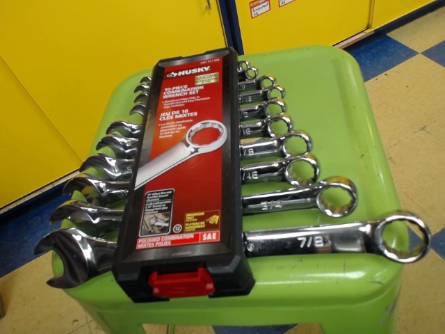 10 piece wrench set neuf