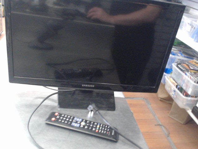 Television 24 pouces smart + manette