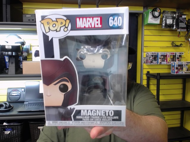 Figurine pop marvel magneto